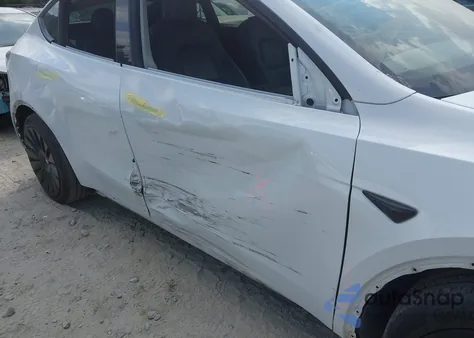 2020 Tesla Model Y Long Range Dual Motor All-Wheel Drive from USA, damaged, VIN 5YJYGDEE4LF038301
